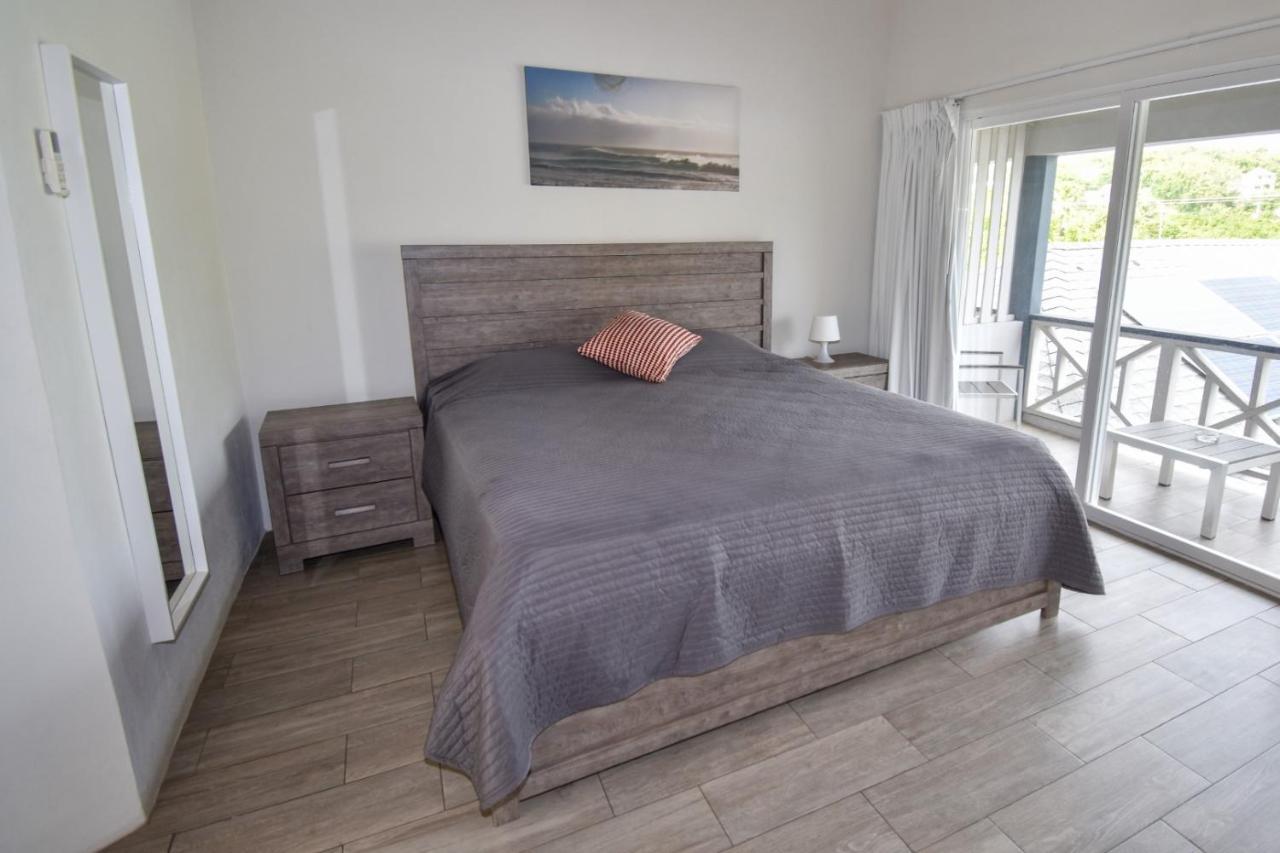 The Moxy Hotel English Harbour Buitenkant foto