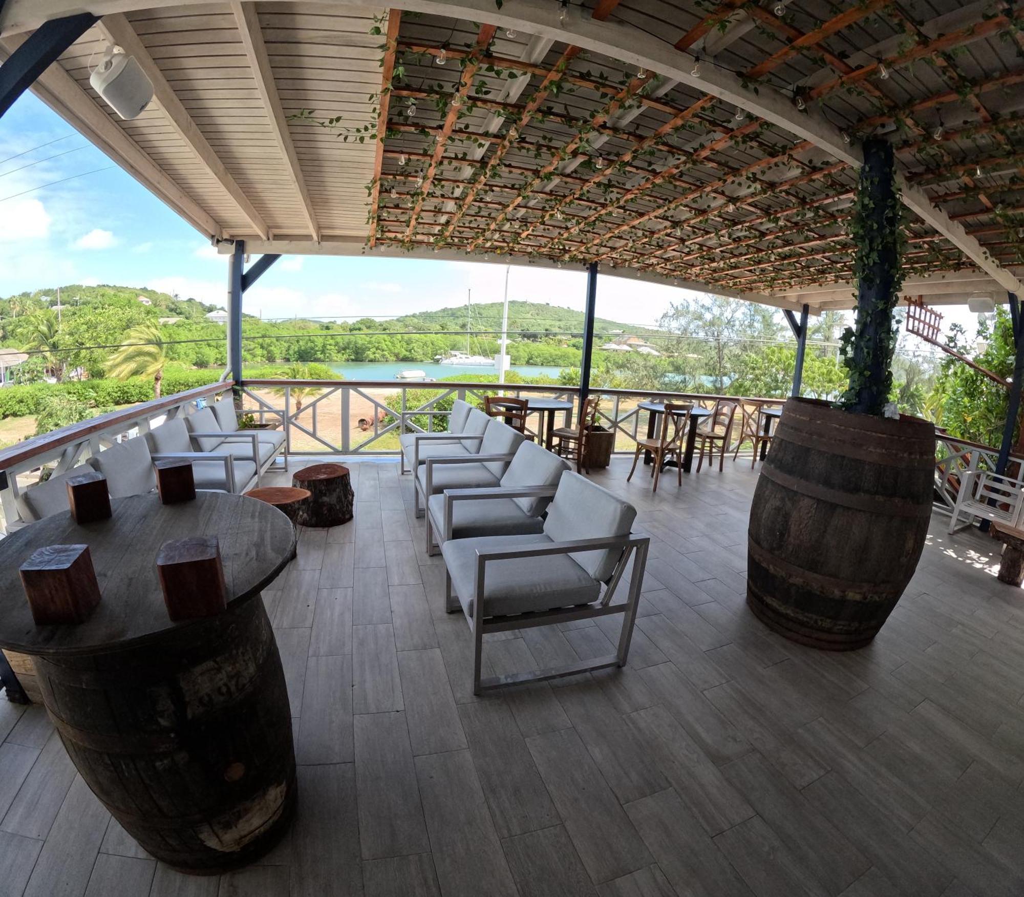 The Moxy Hotel English Harbour Buitenkant foto
