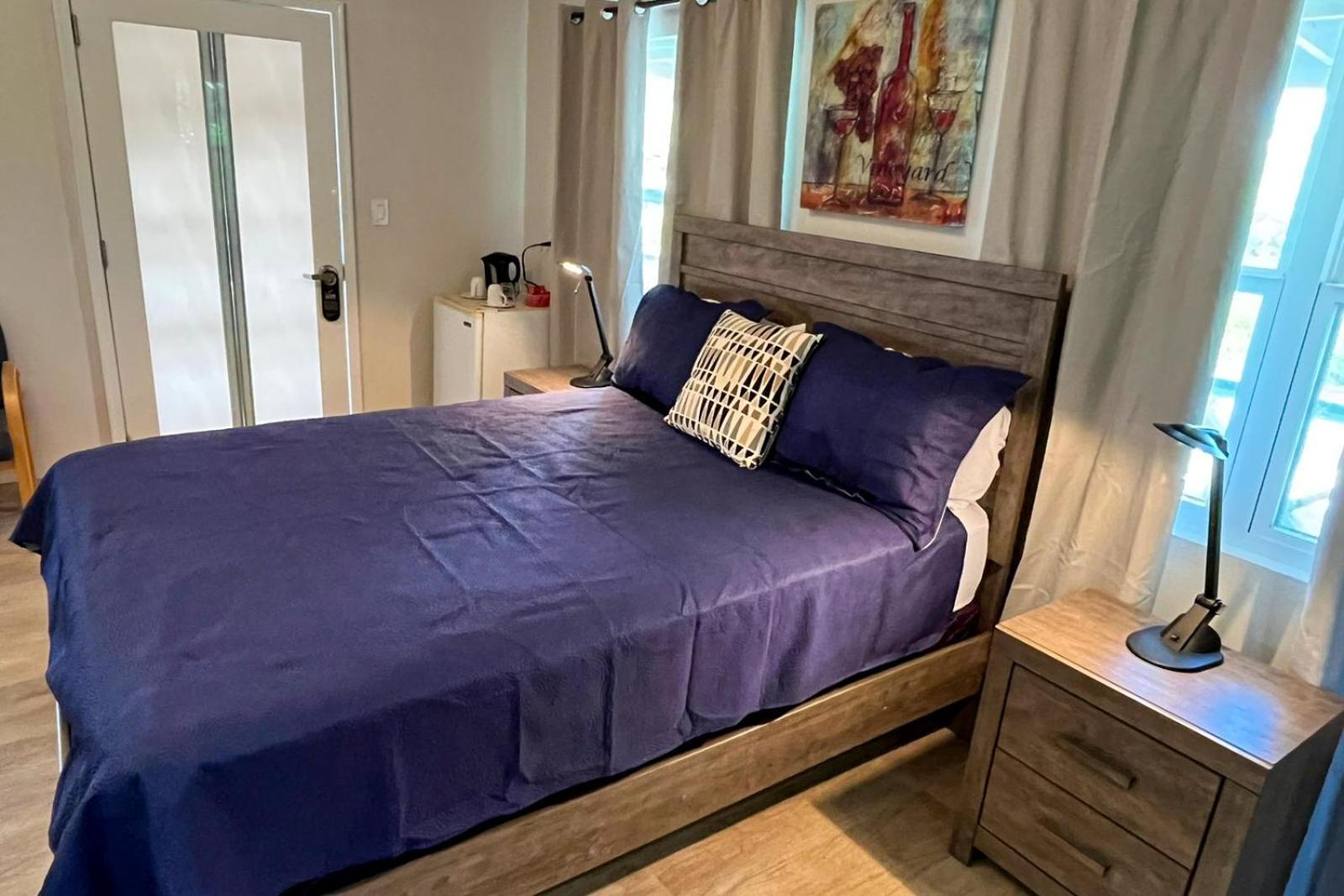 The Moxy Hotel English Harbour Buitenkant foto