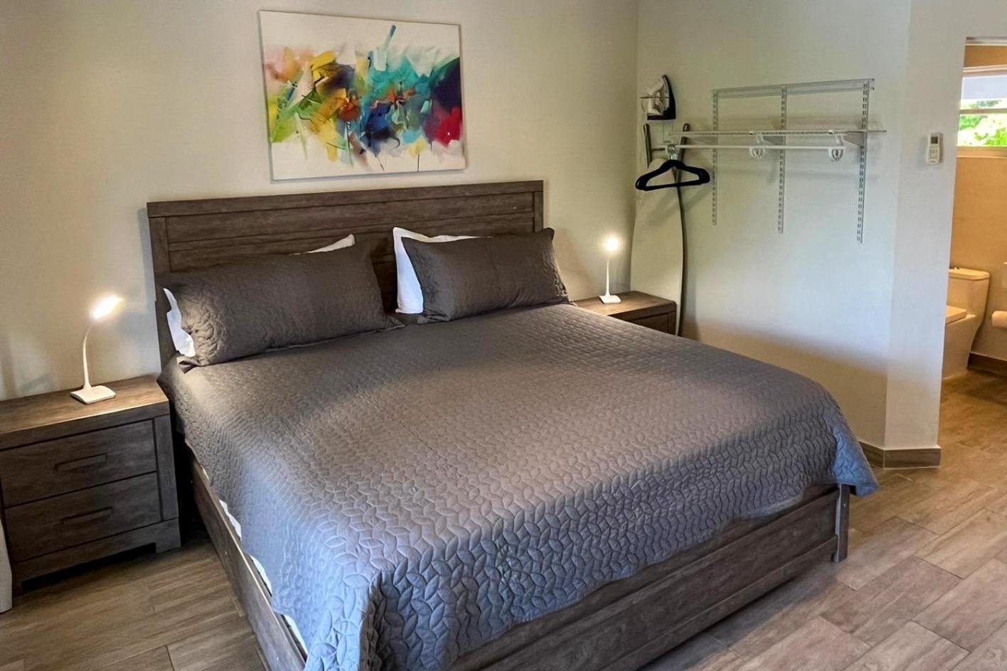 The Moxy Hotel English Harbour Buitenkant foto